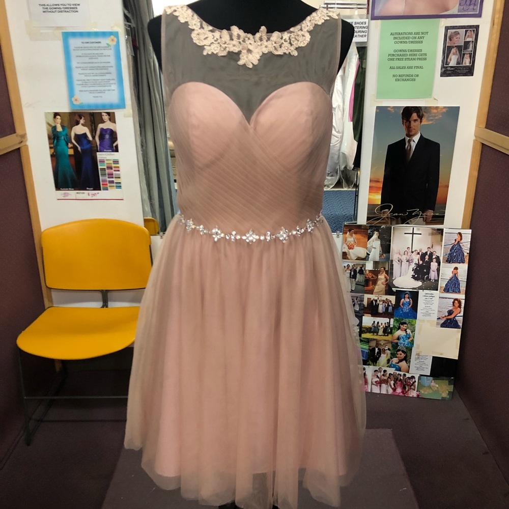 Blush nude party dress. 💕